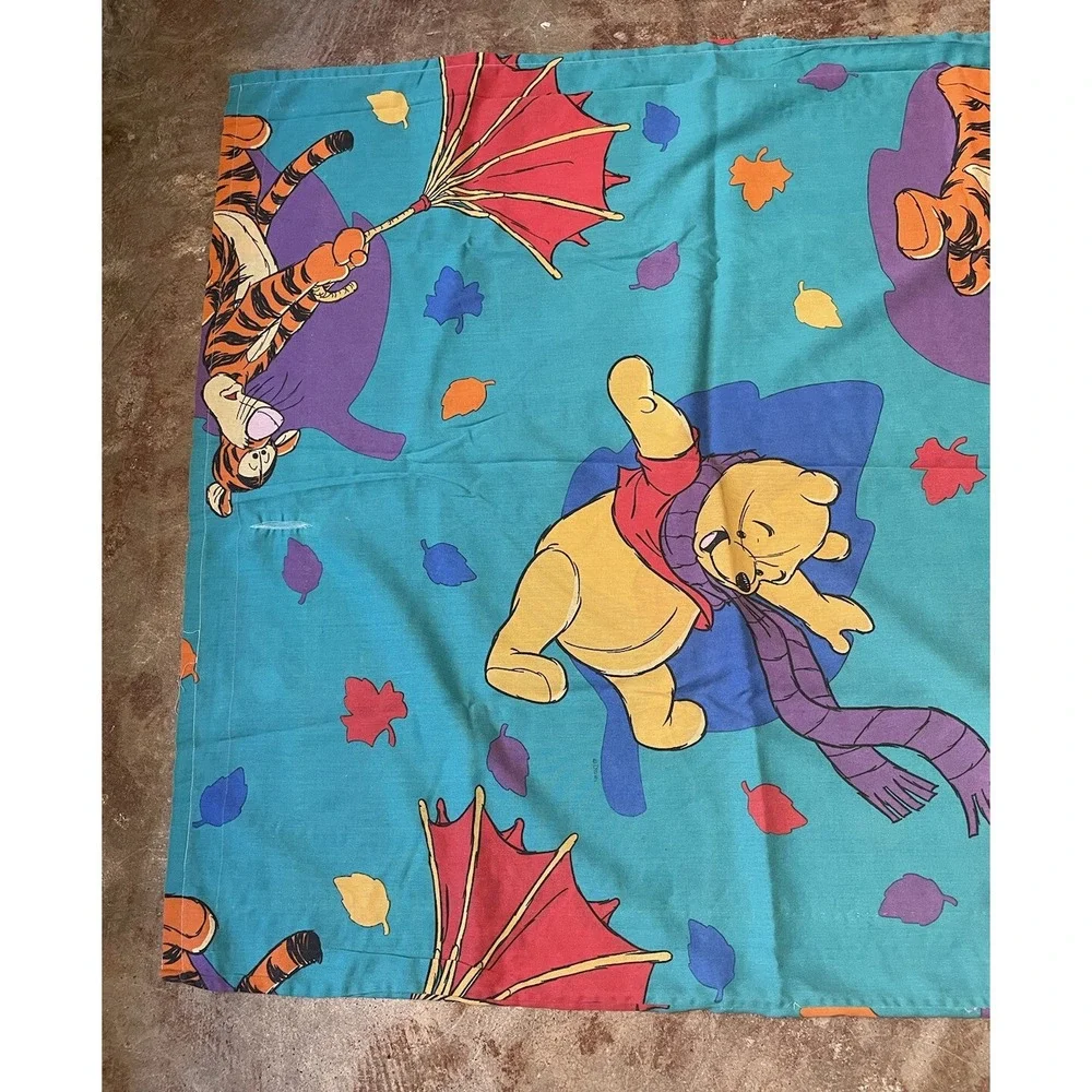 Vintage Disney Winnie the Pooh Bed Sheet Piglet Honey 32W x 83L‎
